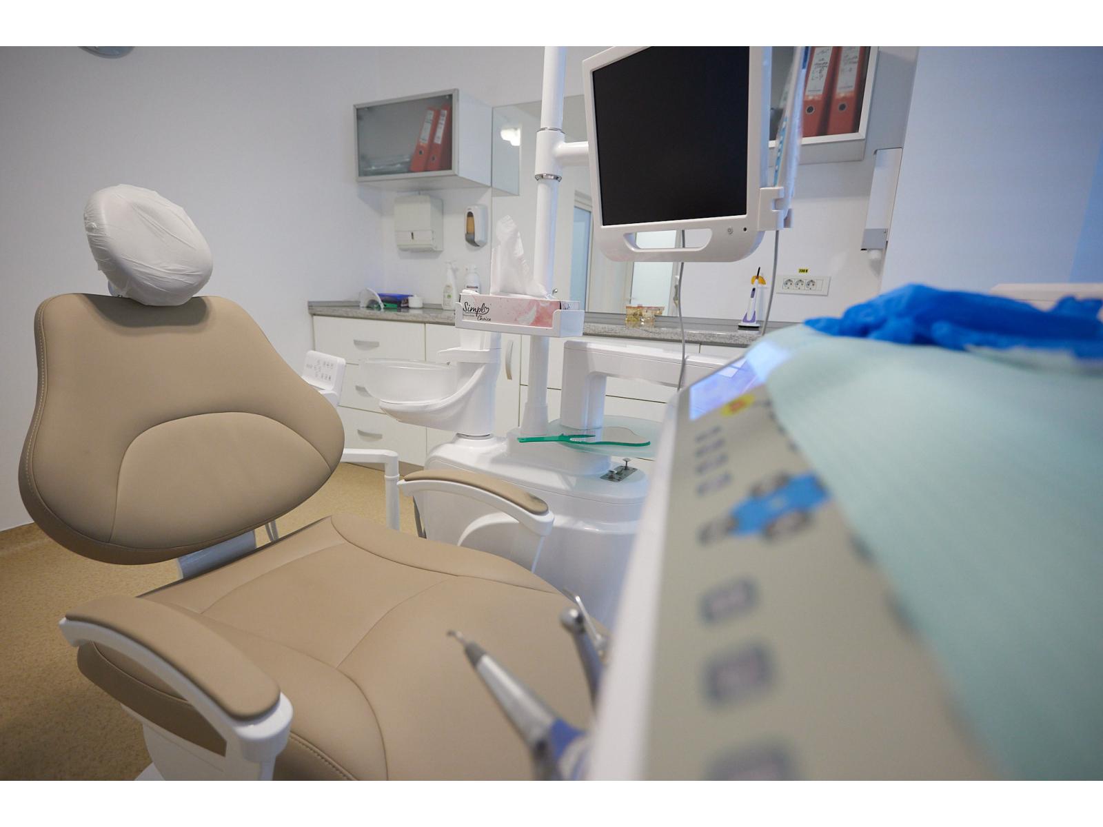 Clinica Stomatologica Q-DENT - Q-Dent_10_Aug_264.jpg