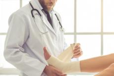 Gheata, polei, zapada - cauze frecvente in fracturile osoase din timpul iernii