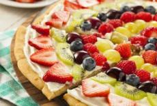 Pizza cu fructe